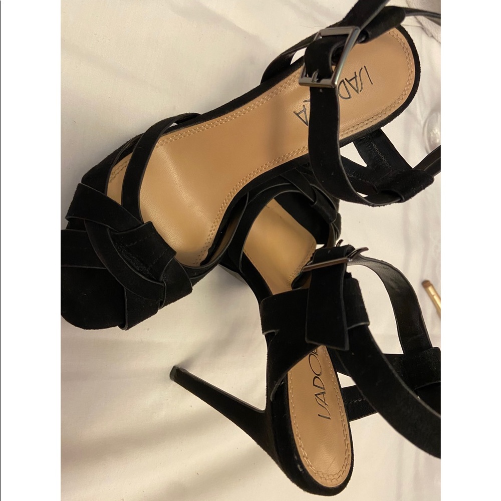 Isadora Dafne Black Pumps